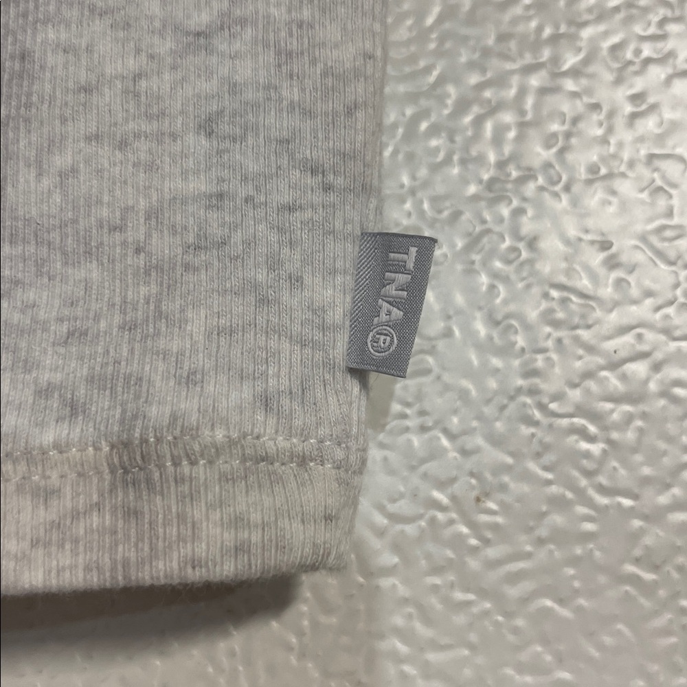 TNA ARITZIA RIBBED CROPPED TANK HEATHERED GRAY SMALL - Picture 4 of 6